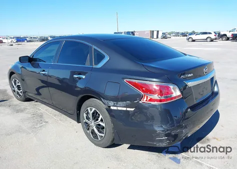 2015 Nissan Altima 2.5 S z USA, uszkodzony, nr VIN 1N4AL3AP5FC477075